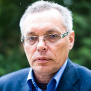 Photo of prof. dr hab. Piotr Dominiak